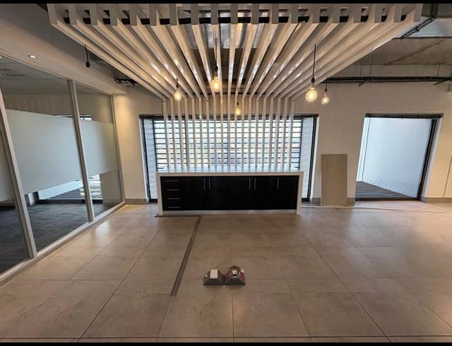 442M² OFFICE TO LET IN VORNA VALLEY